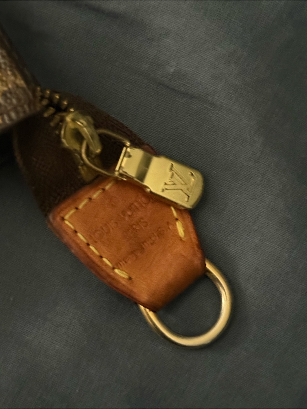 Louis Vuitton Toiletry Pouch 15 - Picture 2 of 4